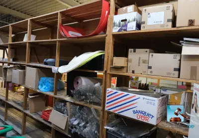 Diverse apparatuur en verbruiksartikelen voor de winkel – kavel bij Clicpublic, Châtelet