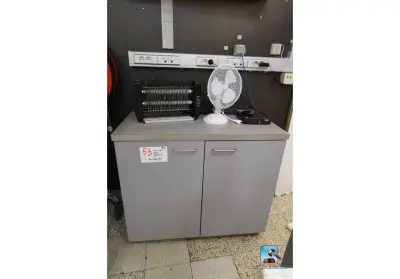 Basisstation met inhoud – kavel bij Clicpublic, Châtelet