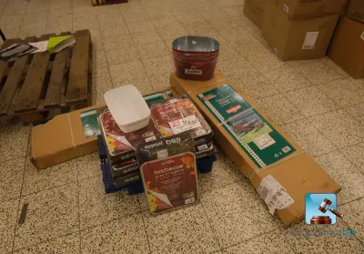 Set van kolenzakken en houtblokkenhouders – kavel bij Clicpublic, Châtelet