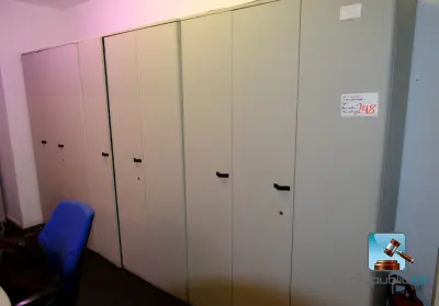 Set van metalen kasten – kavel bij Clicpublic, Châtelet