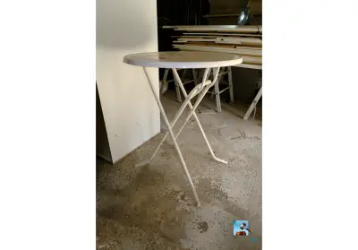 Ronde Tafel – kavel bij Clicpublic, Vieux