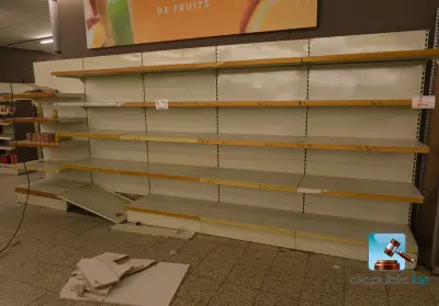 Set wandplanken – kavel bij Clicpublic, Châtelet