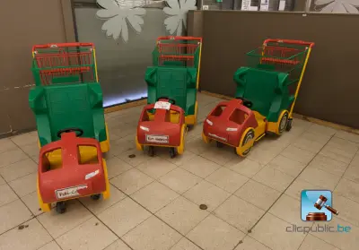 Set kinderwinkelwagentjes – kavel bij Clicpublic, Châtelet