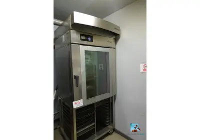 Elektrische oven met standaard – kavel bij Clicpublic, Châtelet