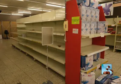 Dubbele rekken – kavel bij Clicpublic, Châtelet