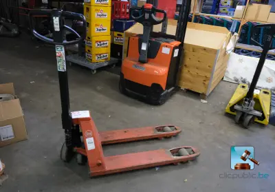 Palletwagen – kavel bij Clicpublic, Châtelet