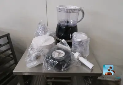 Multifunctionele robot – kavel bij Clicpublic, Châtelet