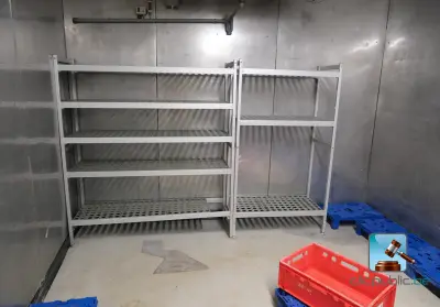 Set van koude kamerplanken – kavel bij Clicpublic