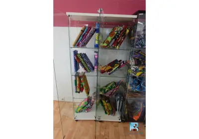 Set met stoffen en tassen – kavel bij Clicpublic