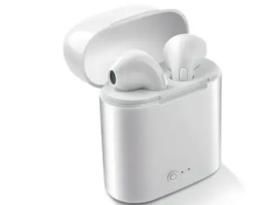 Draadloze hoofdtelefoon BT i7s TWS met powerbank – kavel bij XL Auctions