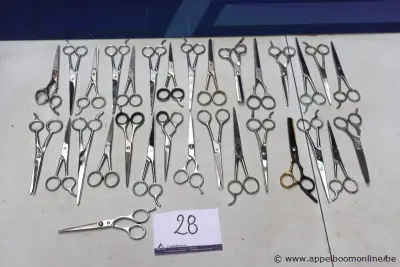 30 stalen kappersscharen – kavel bij Appelboom