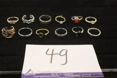12 diverse ringen – kavel bij Appelboom