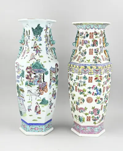 2x Chinese vaas, H 60 - 62 cm – kavel bij Twents Veilinghuis