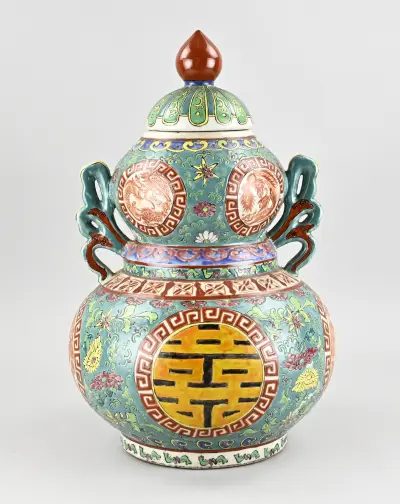 Chinese dekselvaas, H 47,6 cm – kavel bij Twents Veilinghuis