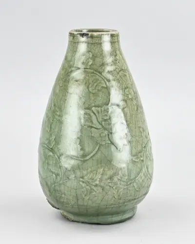 Celadon vaas, H 24 cm – kavel bij Twents Veilinghuis