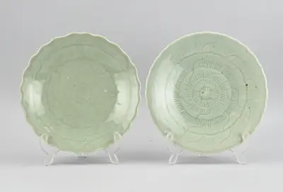 2x Celadon bord Ø 23,6 cm – kavel bij Twents Veilinghuis