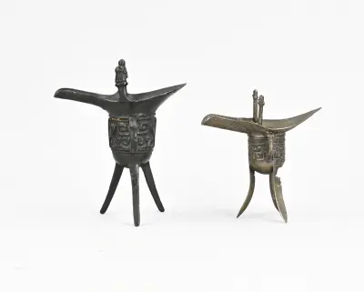 2x Chinees ritueel wijnkaraf, 1900 – kavel bij Twents Veilinghuis