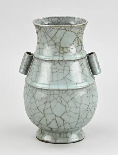 Celadon vaas, H 21,5 cm – kavel bij Twents Veilinghuis