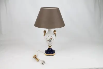 Klassieke porseleinen tafellamp – kavel bij De Kringwinkel, Brecht