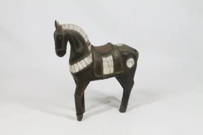 vintage handgesneden paardenbeeldje – kavel bij De Kringwinkel, Brecht