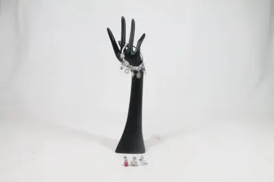 Pandora armband met diverse bedels – kavel bij De Kringwinkel, Brecht