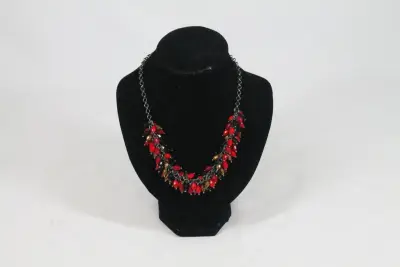 Statement collier ketting – kavel bij De Kringwinkel, Brecht
