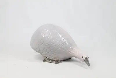 Keramieken kiwi vogel – kavel bij De Kringwinkel, Brecht