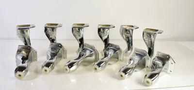 Set van 12 vintage Vendora chromen meubelpoten – kavel bij De Kringwinkel, Turnhout