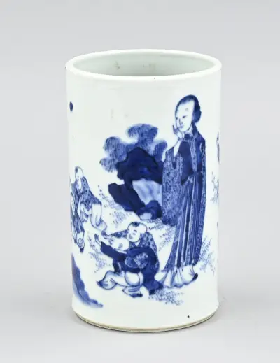 Chinese penselenpot, H 16 cm – kavel bij Twents Veilinghuis