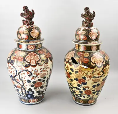 2x Kapitale Imari dekselpot, H 74 cm – kavel bij Twents Veilinghuis