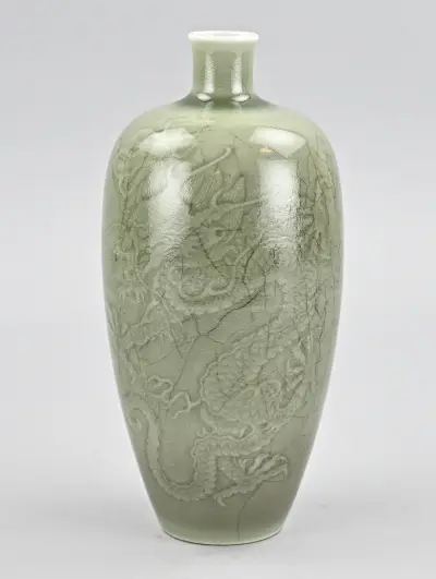 Celadon vaas, H 23,5 cm – kavel bij Twents Veilinghuis