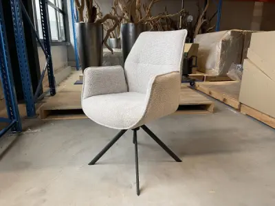 Eetkamerstoel Mellow (set van 4) - draaibaar - boucle beige – kavel bij XL Auctions