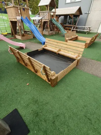 Zandbak Snuggly Sandhill – kavel bij Auctim, Grobbendonk