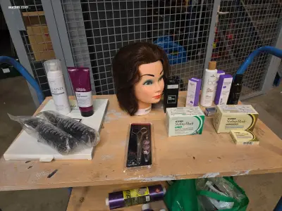 (70x) Diverse schoonheidsprodukten L'OREAL – kavel bij Auctim, Aartselaar