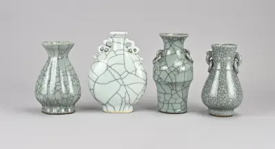 4x Celadon vaas, H 15 - 19 cm – kavel bij Twents Veilinghuis