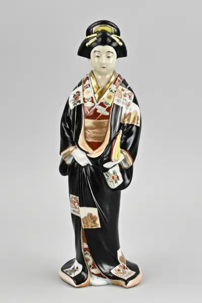 Japanse geisha, H 35 cm – kavel bij Twents Veilinghuis