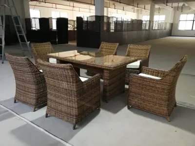 Diningset 7-delig - halfrond wicker - Bruin / grijze kussens – kavel bij XL Auctions