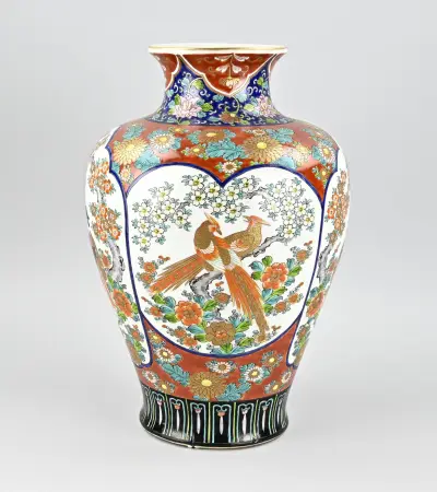 Japanse Imari vaas, H 41 cm – kavel bij Twents Veilinghuis