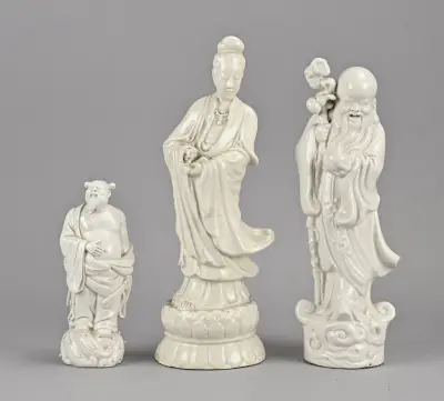 3x Blanc de Chine figuur, H 16 - 27 cm – kavel bij Twents Veilinghuis