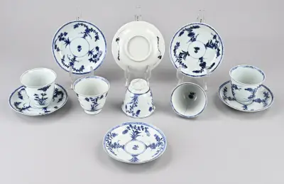 5 Hoge kangxi kopjes en 6 schotels – kavel bij Twents Veilinghuis