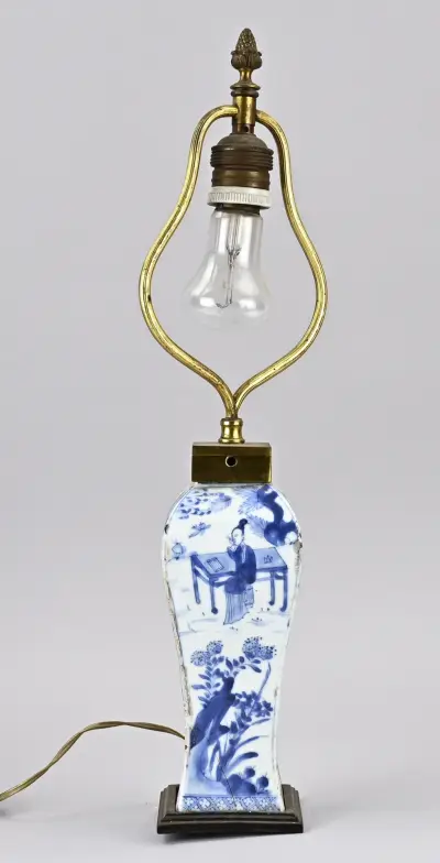 Chinese vaaslamp, H 49 cm – kavel bij Twents Veilinghuis