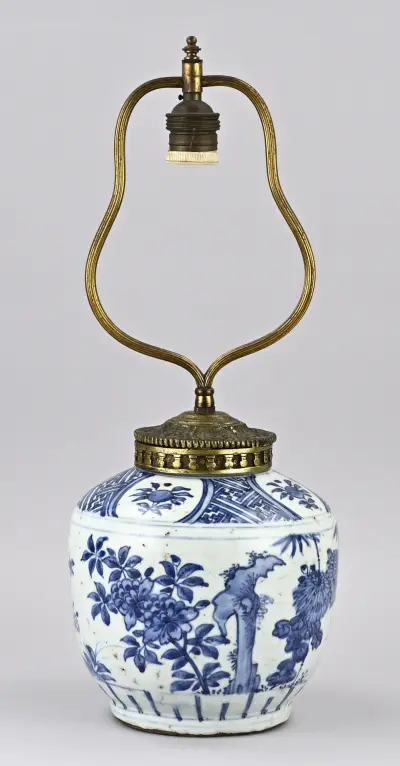 Chinese vaaslamp, H 50 cm – kavel bij Twents Veilinghuis