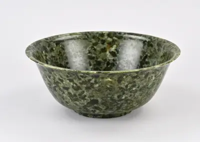 Chinese jade schaal Ø 25,3 cm – kavel bij Twents Veilinghuis