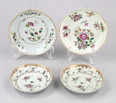 4x Chinese fam. rose schotel Ø 13 - 16,2 cm – kavel bij Twents Veilinghuis