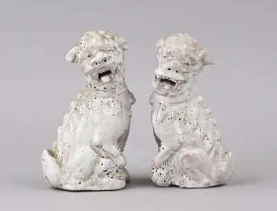 2x Foo hond – kavel bij Twents Veilinghuis