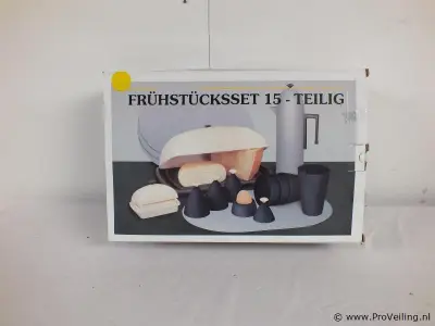 Kunsstof servies – kavel bij ProVeiling