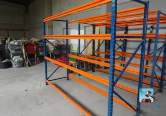 Etagère métallique avec panneaux de bois aggloméré – kavel bij Clicpublic