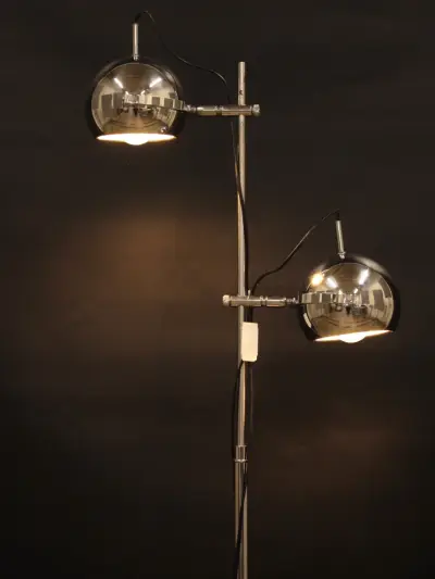Herda - Vintage space age vloerlamp met dubbele chromen bolspots - jaren 70 – kavel bij De Kringwinkel, Antwerpen