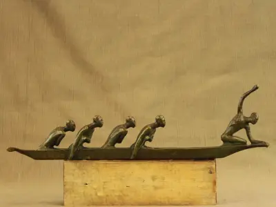 André Vincent Becquerel (1893–1981) – Les Piroguiers – Bronzen sculptuur, ca. 1930 – kavel bij De Kringwinkel, Antwerpen