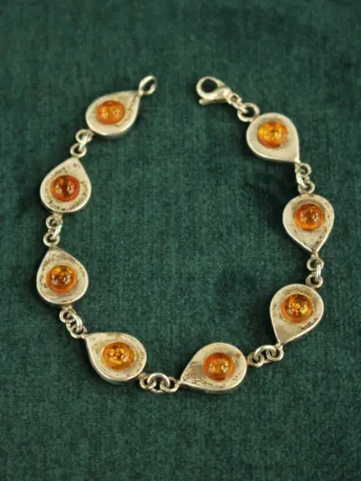 Sterling zilveren armband met amber cabochons – kavel bij De Kringwinkel, Antwerpen